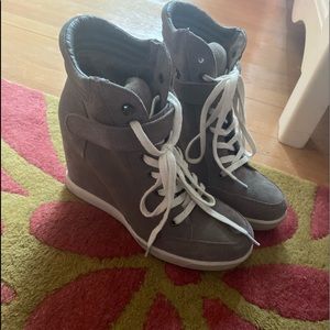 STEVE MADDEN BOOTIES!!!